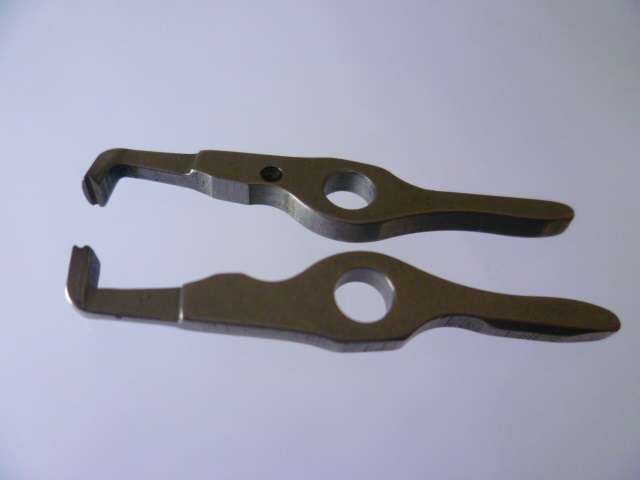 911 319 787 & 911 319 788 Sulzer Upper & Lower Gripper  With Groove